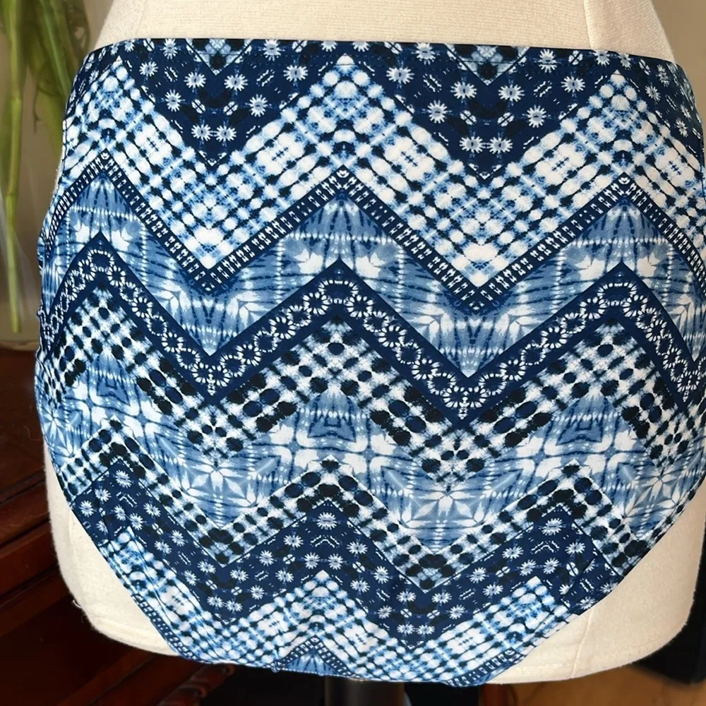 Blue Geometric Bikini Set - Image 10