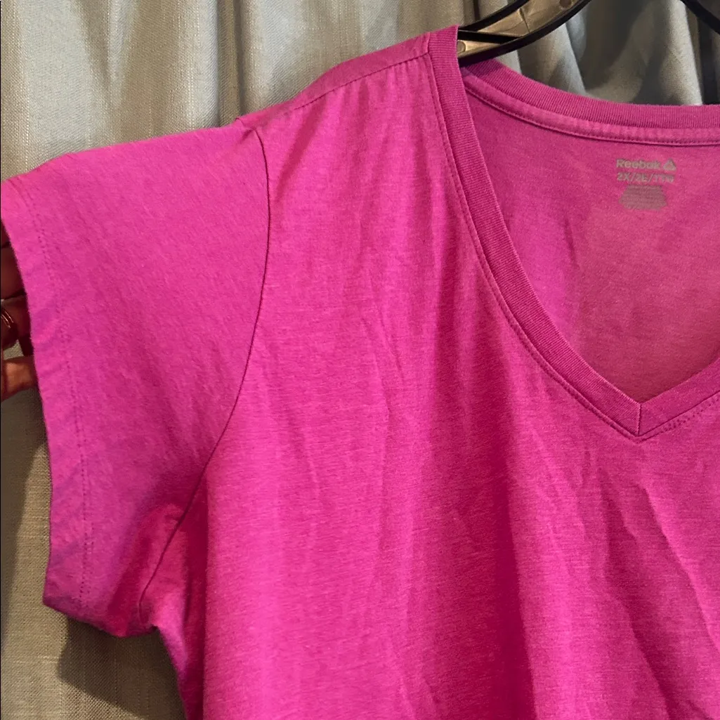 Reebok Women's Magenta V-Neck Tee - Image 4