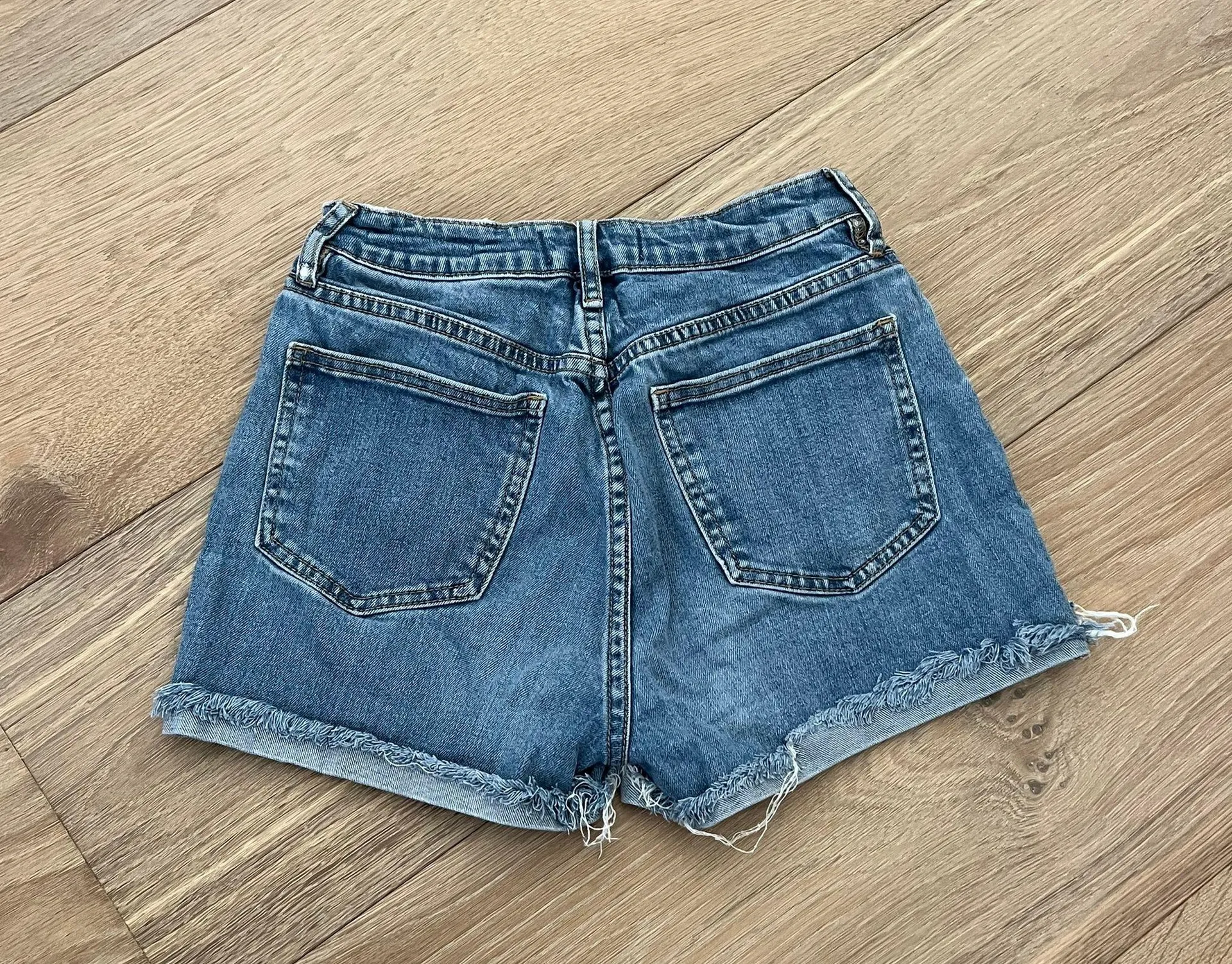 denim shorts - Image 2