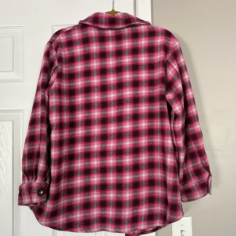 Pink plaid flannel shacket size medium - Image 4