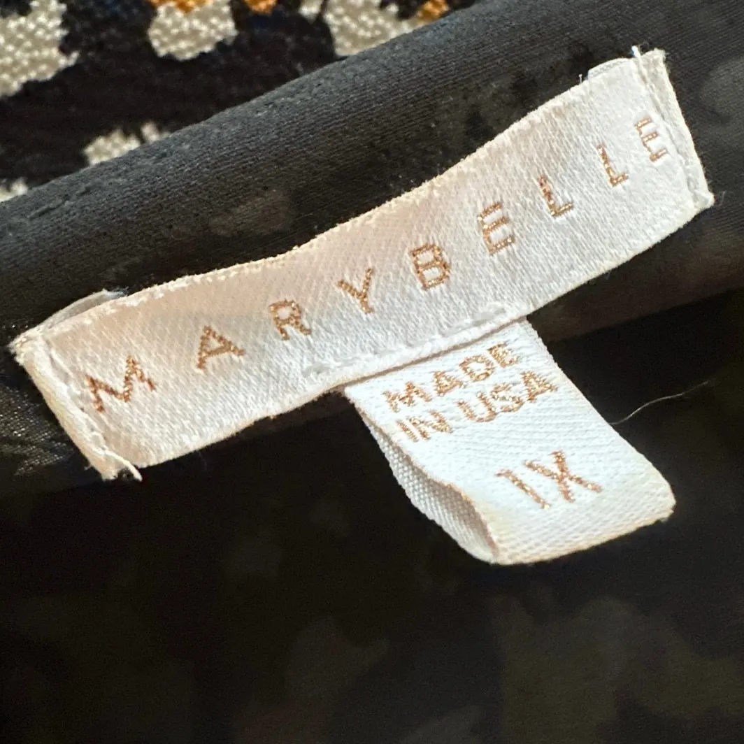 Curvy Plus 1x Black Floral V - Image 7