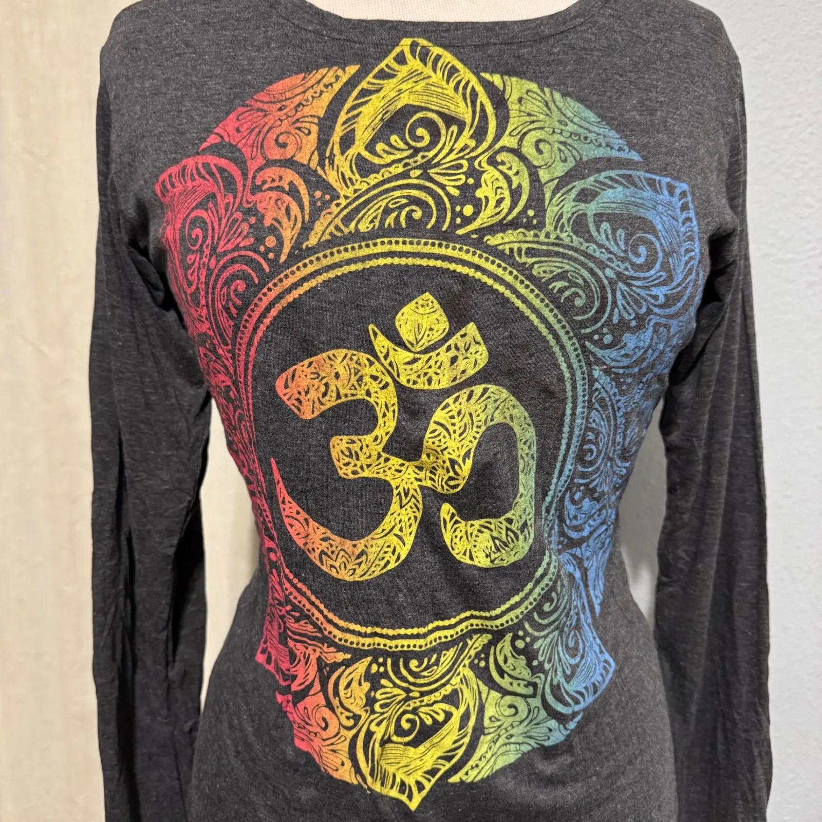 Lokazu Om Mandala Graphic Long Sleeve Bohemian Indie T Shirt Women Size Medium Gray - Image 2