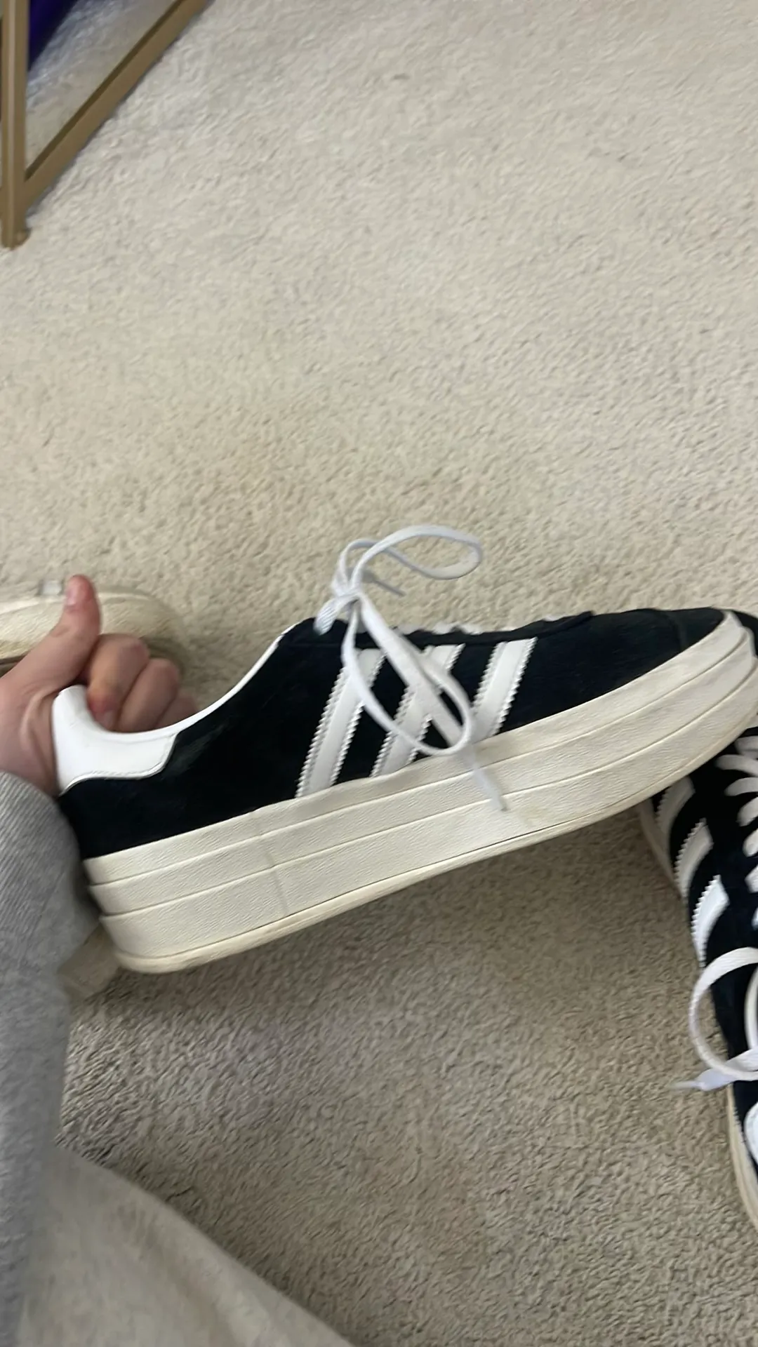 Adidas Gazelle Size 7.5 - Image 4