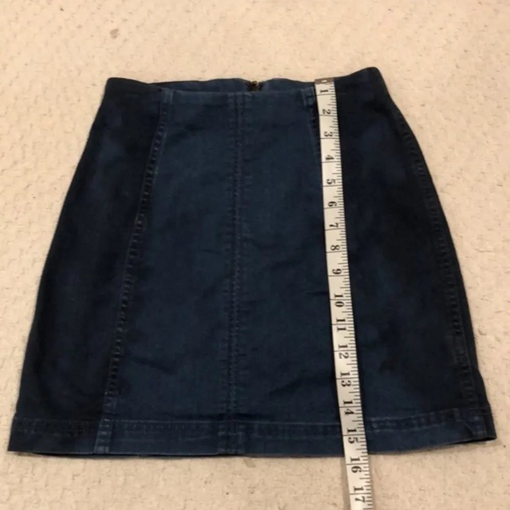 Free People Femme Mini Blue Jean Two Toned Skirt Size 2 - Image 6