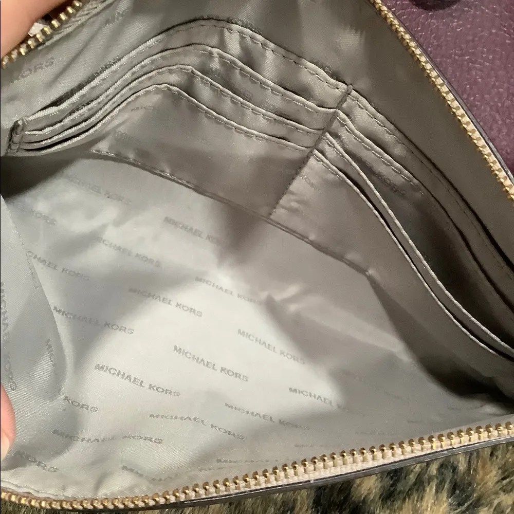 MICHAEL KORS LEATHER TOTE AND POUCH - Image 5