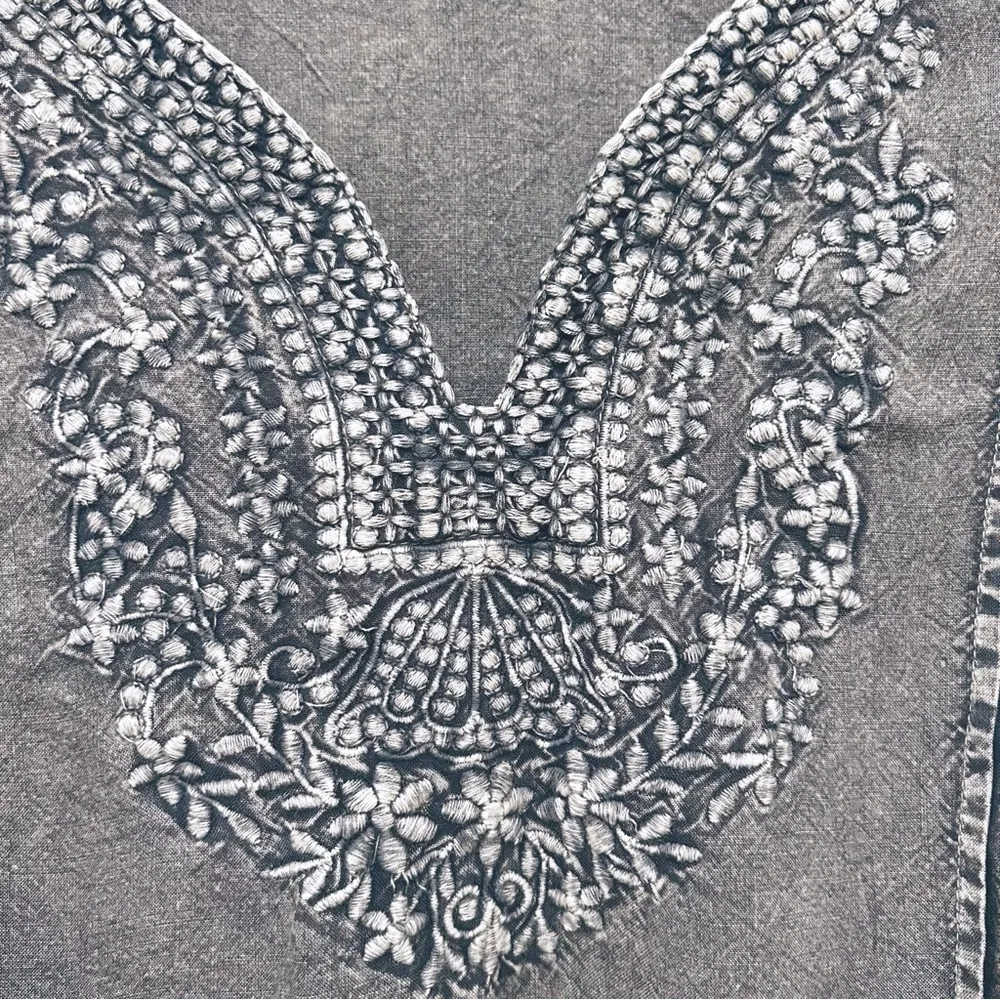 Solitaire Boho Embroidery Long Balloon Sleeves Top Small NWT - Image 3