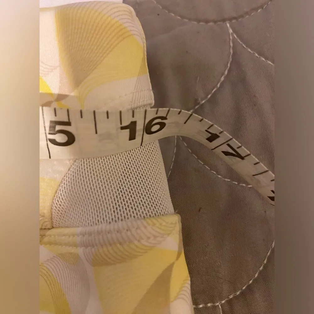 Nike Golf skort yellow and grey designer golf women's size 4 with a 16” waist - Image 6