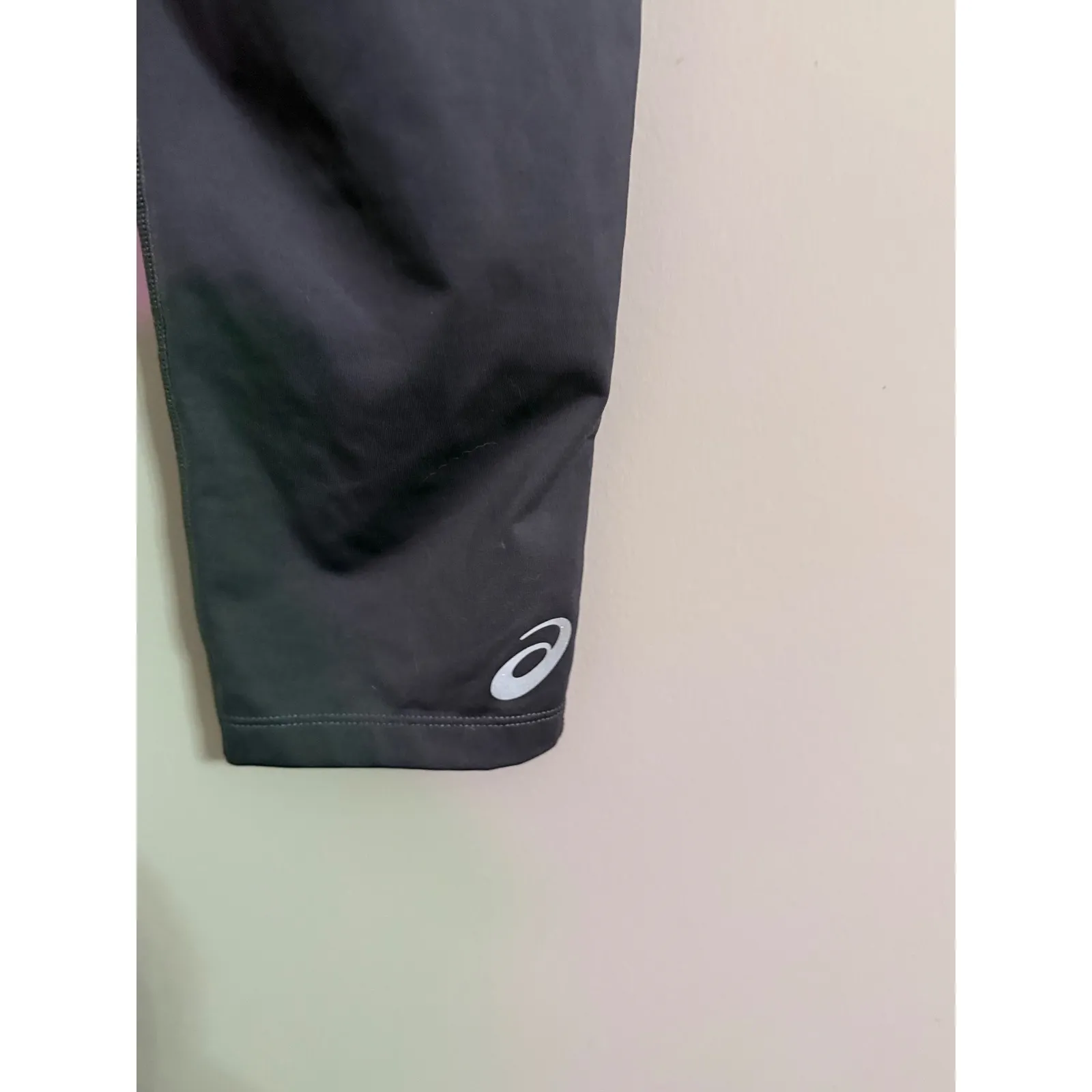 ASICS Women's Gray Pink Athletic Capri Leggings‎ Sz S Activewear Workout - Image 5