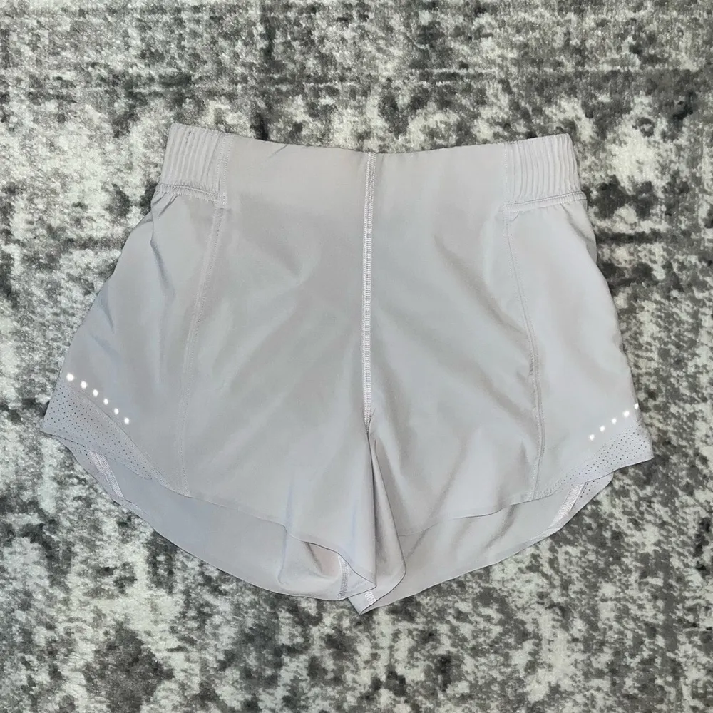 Lululemon Hotty Hot High-Rise Short 4" *Special Edition - Image 2