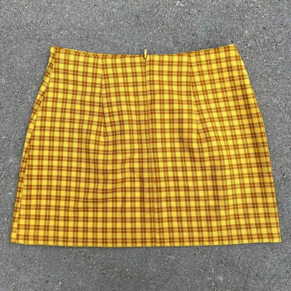 Urban Outfitters yellow gold orange plaid mini skirt SMALL - Image 2