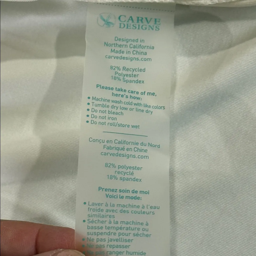 Carve Designs Women's White Zip-Up Sweatshirt size XL - Image 8