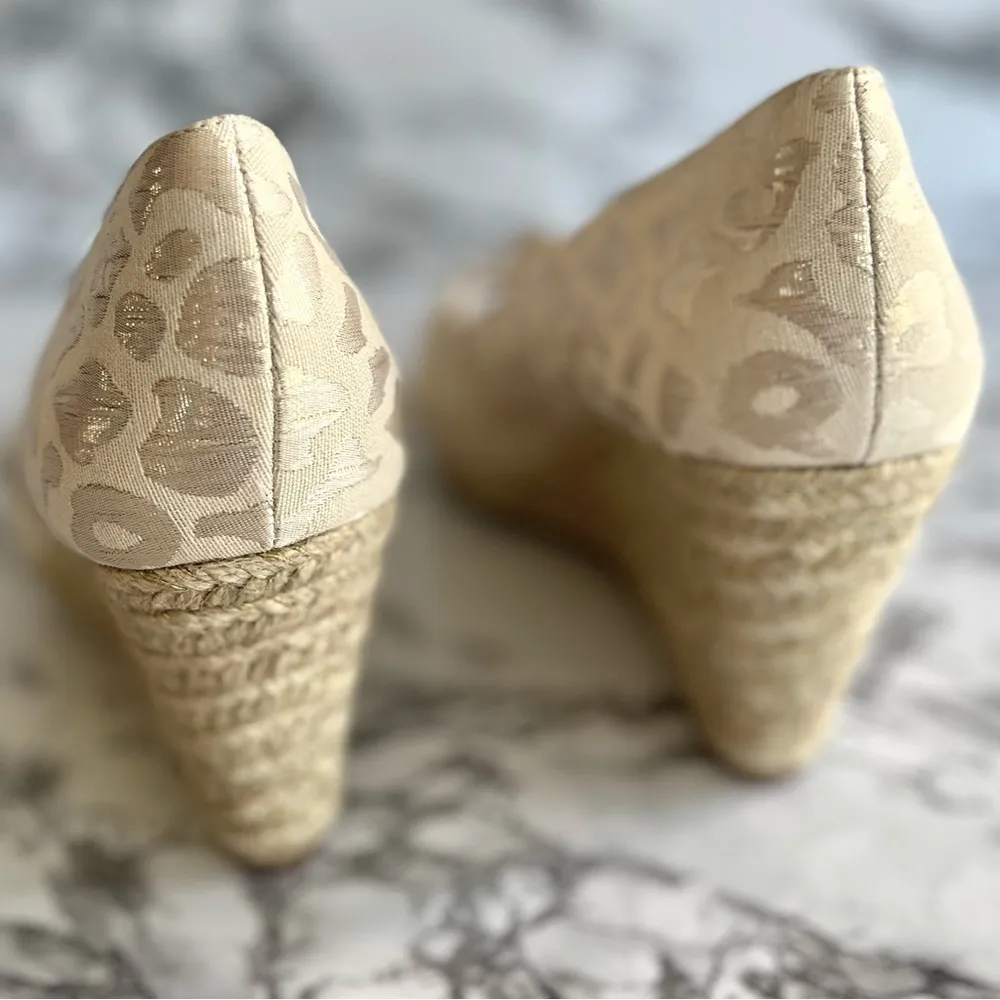 Kelly & Katie Ivala Beige Gold Metallic Animal Print Espadrille Wedge 8.5 - Image 6