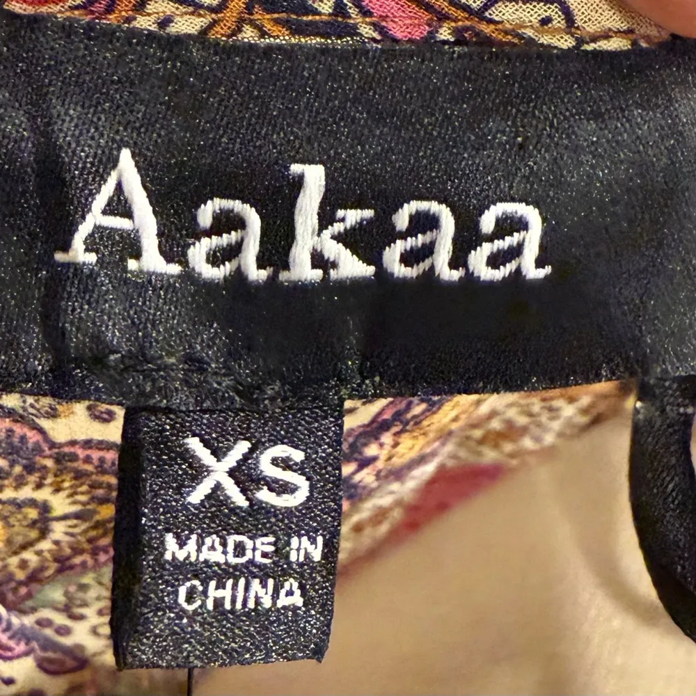 NWT Aakaa Boho Floral/Tribal Print Blouse - Image 10