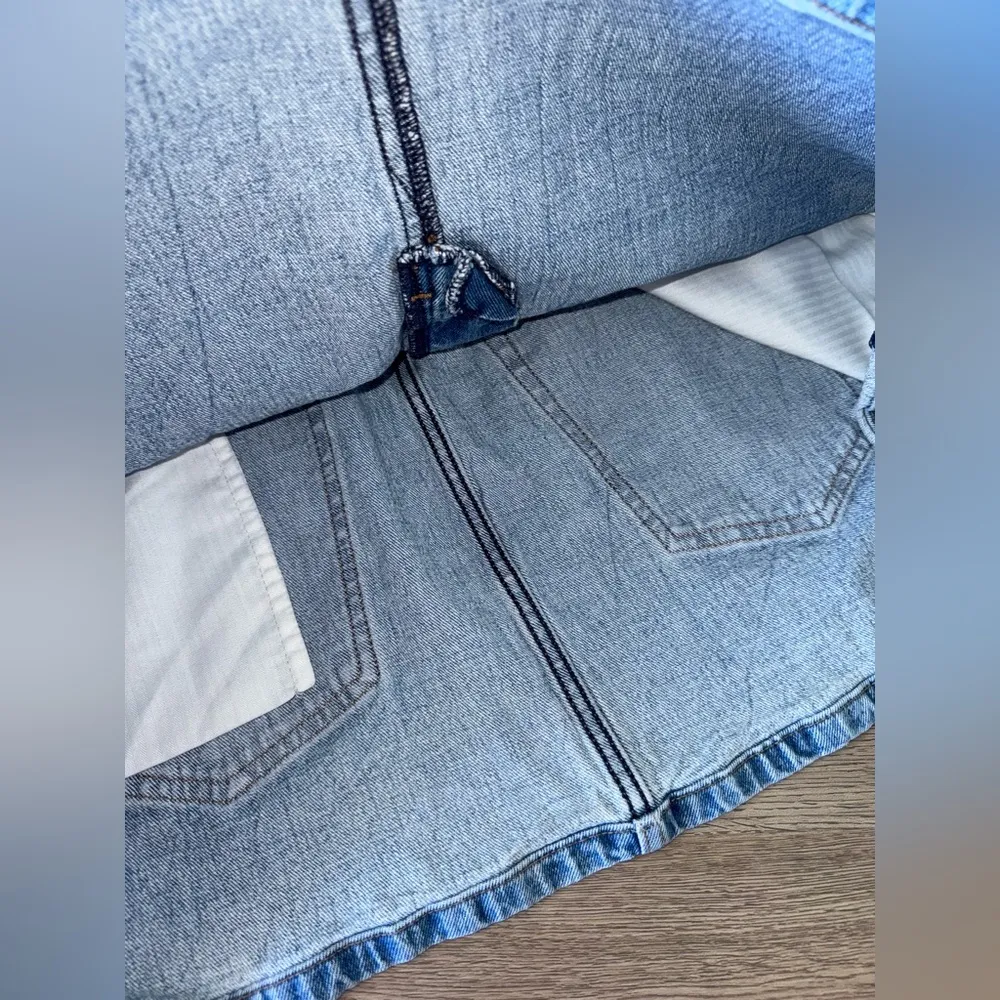 Abercrombie and Fitch Women’s Blue Denim Studded Mini Skirt-Size 35 - Image 9