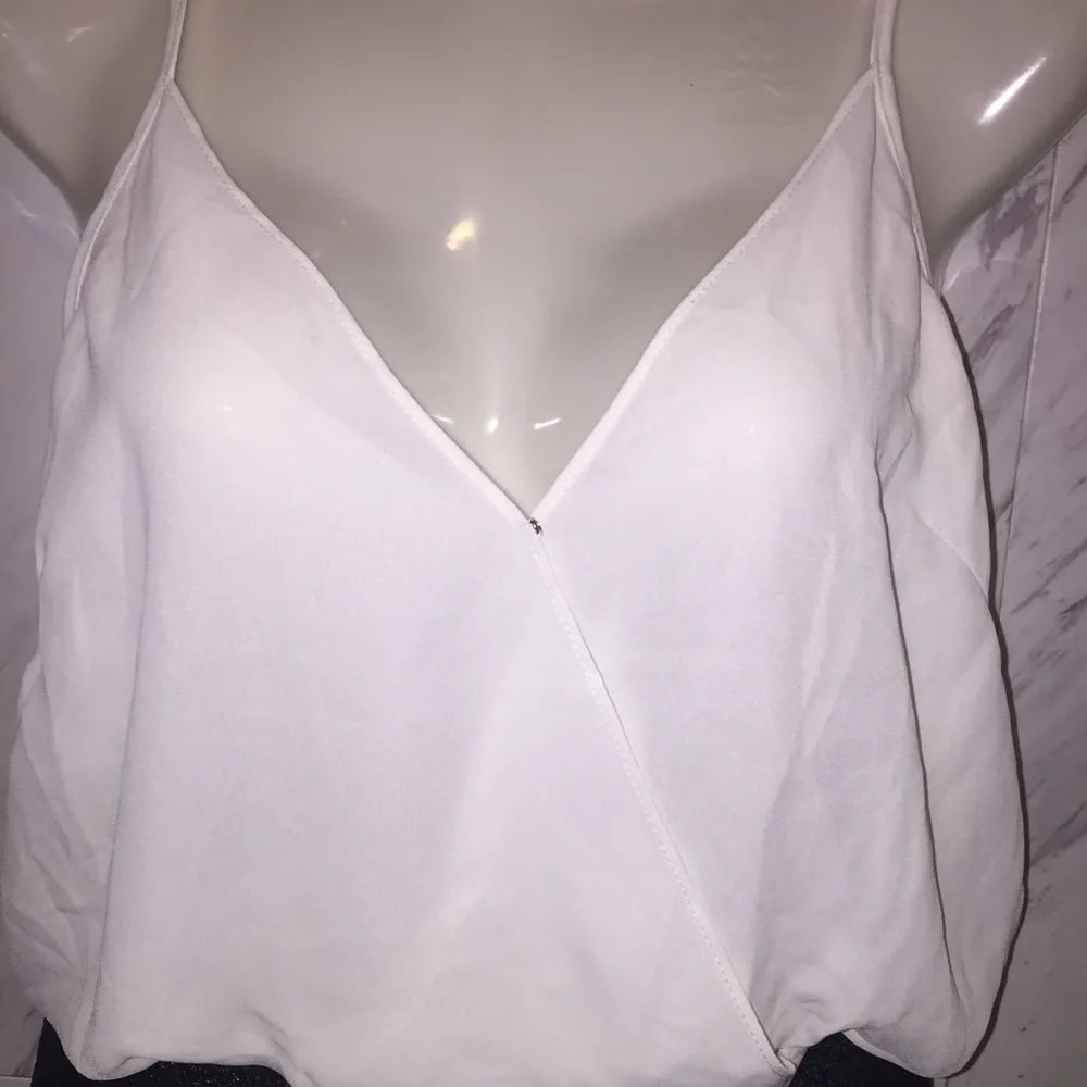 ASTR Blouson Low Cut Mini Bodycon Dress - Image 2