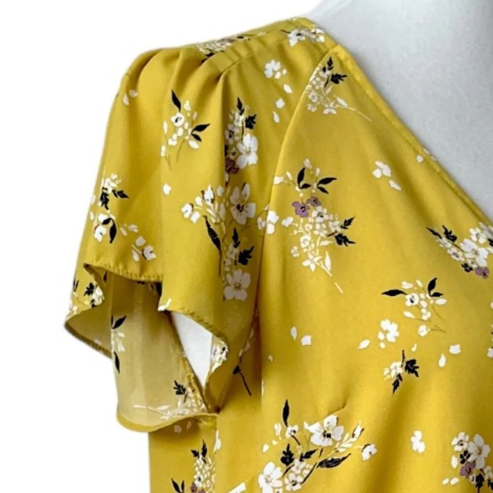 H&M Blouse V-neck Short Sleeves Popover Yellow White Floral Women’s Size 10/M - Image 9