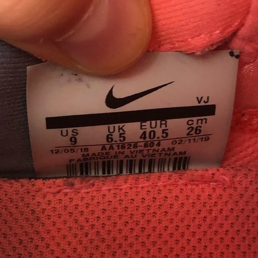 Nike React legend running shoes in pink and gray size nine - Image 6