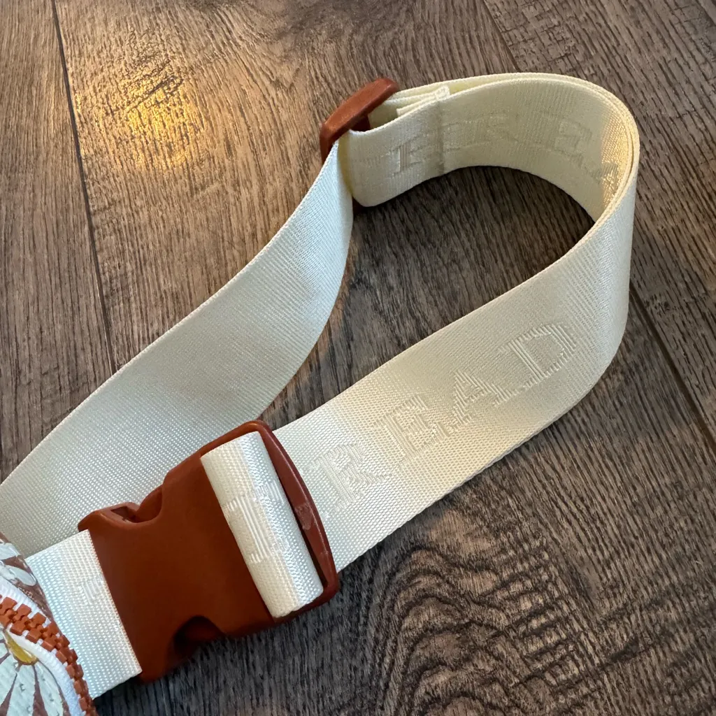 Thread Wallets Hazel Fanny Pack - Image 3