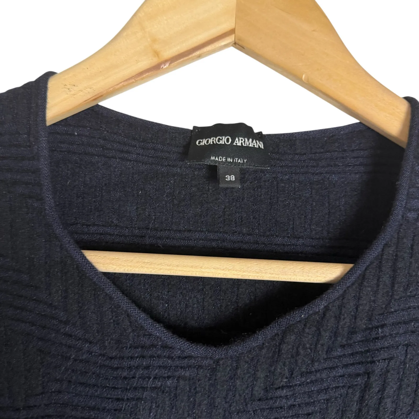 Giorgio Armani Navy Blue Cashmere Silk Ribbed Knit Long Sleeve V-Neck Sweater XS - Image 2