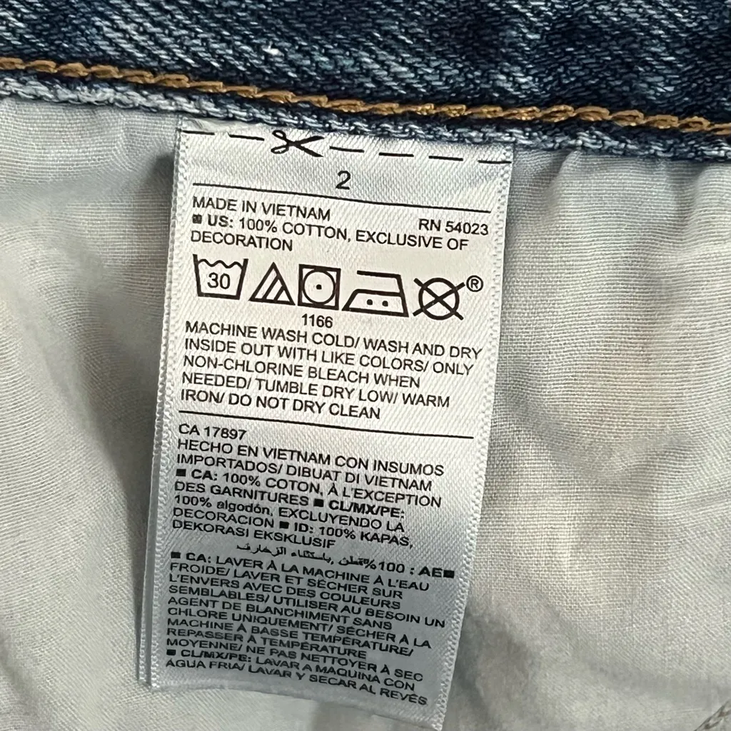 Old Navy boyfriend Jean Shorts embroidered stars Distressed Vintage Style - Image 5