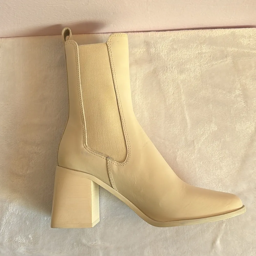 Steve Madden Argent Pull On Chelsea Boots Size 8.5 - Image 9