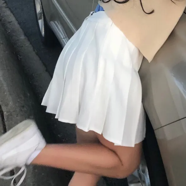 white pleated skirt - Image 2