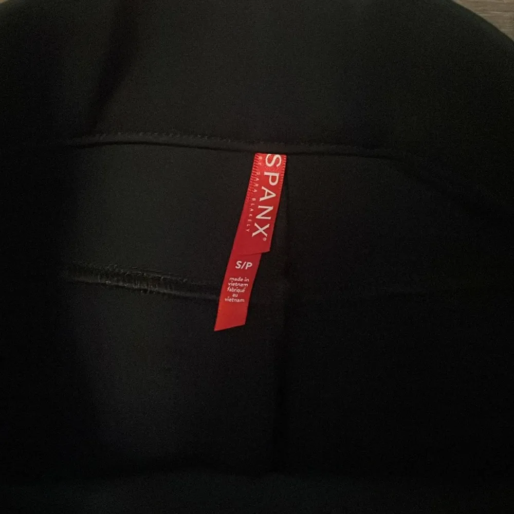 Spanx The Perfect Pant Ankle, Black Legging Pants w/ Back Pockets, Size Small - Image 2