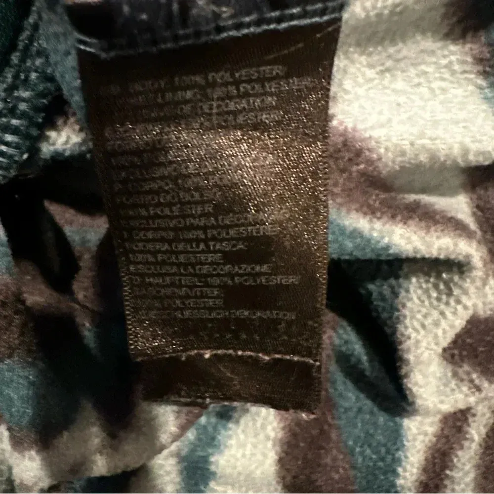 THE NORTH FACE WOMENS PULLOVER SWEATER TURTLE
NECK MEDIUM GREEN ANIMAL
PRINT - Image 9