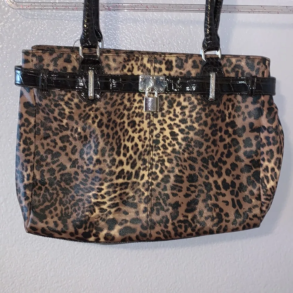 Maurice's  cheetah print faux leather handbag - Image 2