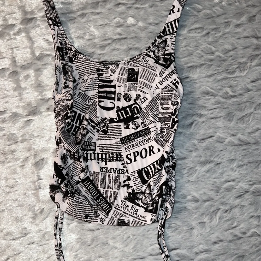 Newspaper Ruched Ribbed Tank Size XS (1) - Image 3