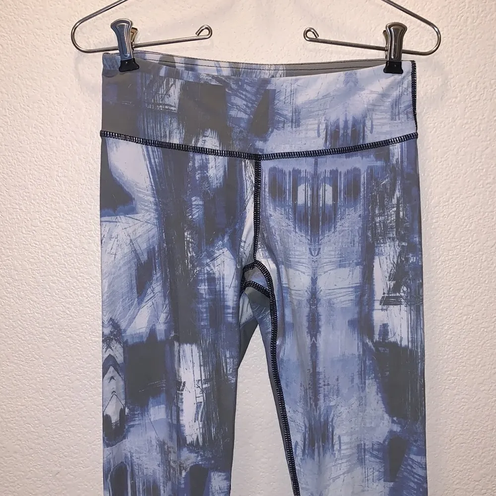 Blue & white tye Die cloud full length athletic leggings - Image 2