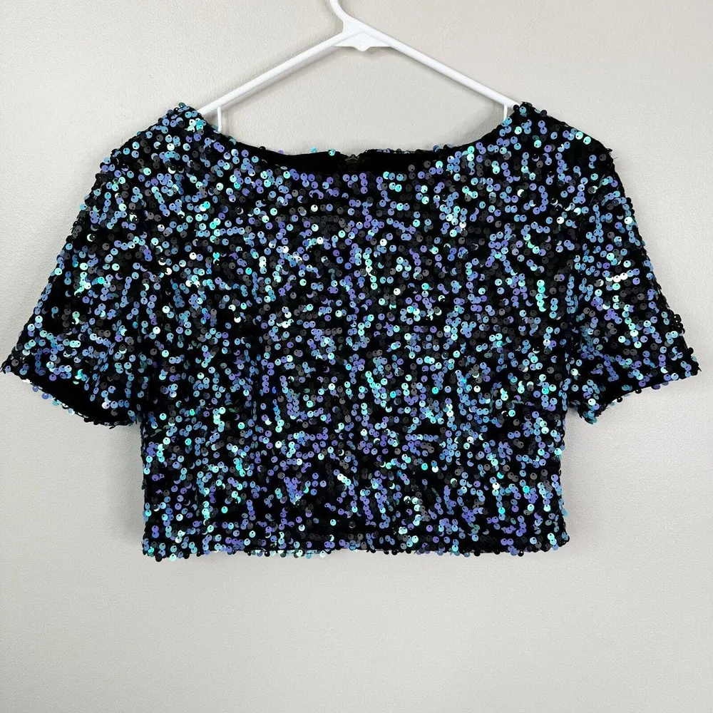 NEW Charlotte Russe Shirt Size M Vegas Baby All Over Sequin Crop Top - Image 9