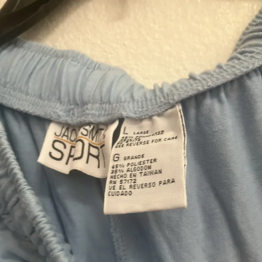 Jaclyn Smith  sport shorts large - Image 4