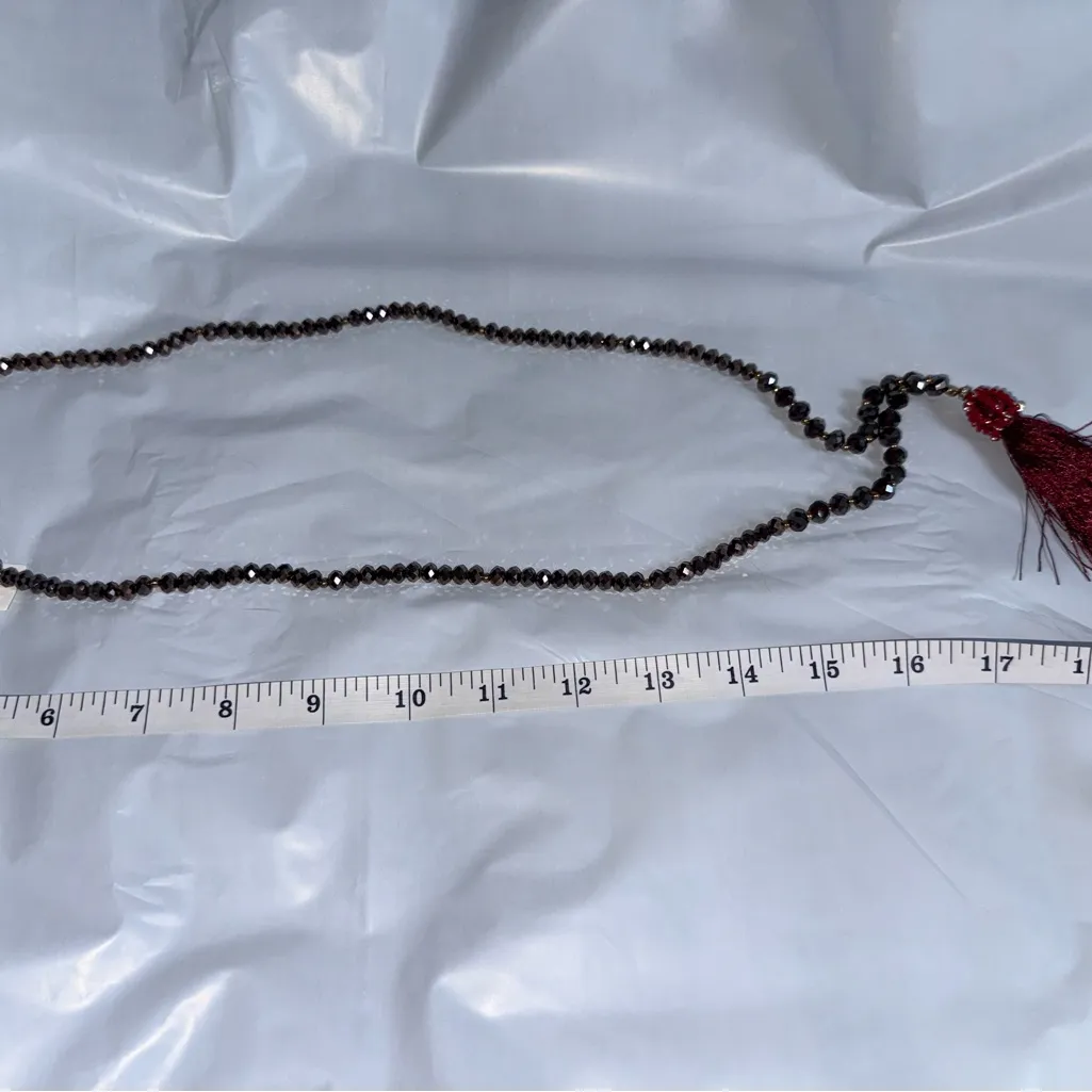 Stella & Ruby Elegant Beaded Tassel Necklace Burgundy Red - Image 3