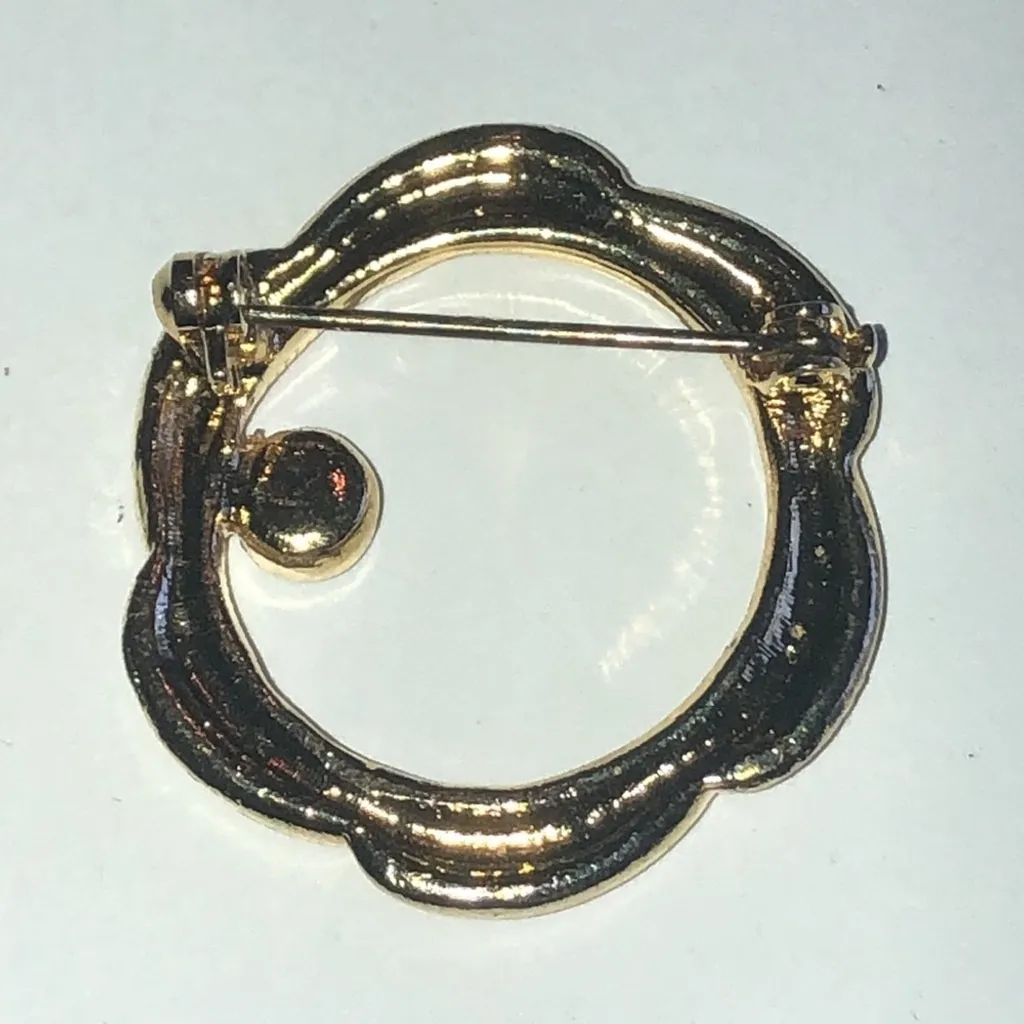 Vintage Dainty Gold Tone Dark Red CZ Rhinestone Round Brooch Shoulder Pin - Image 6