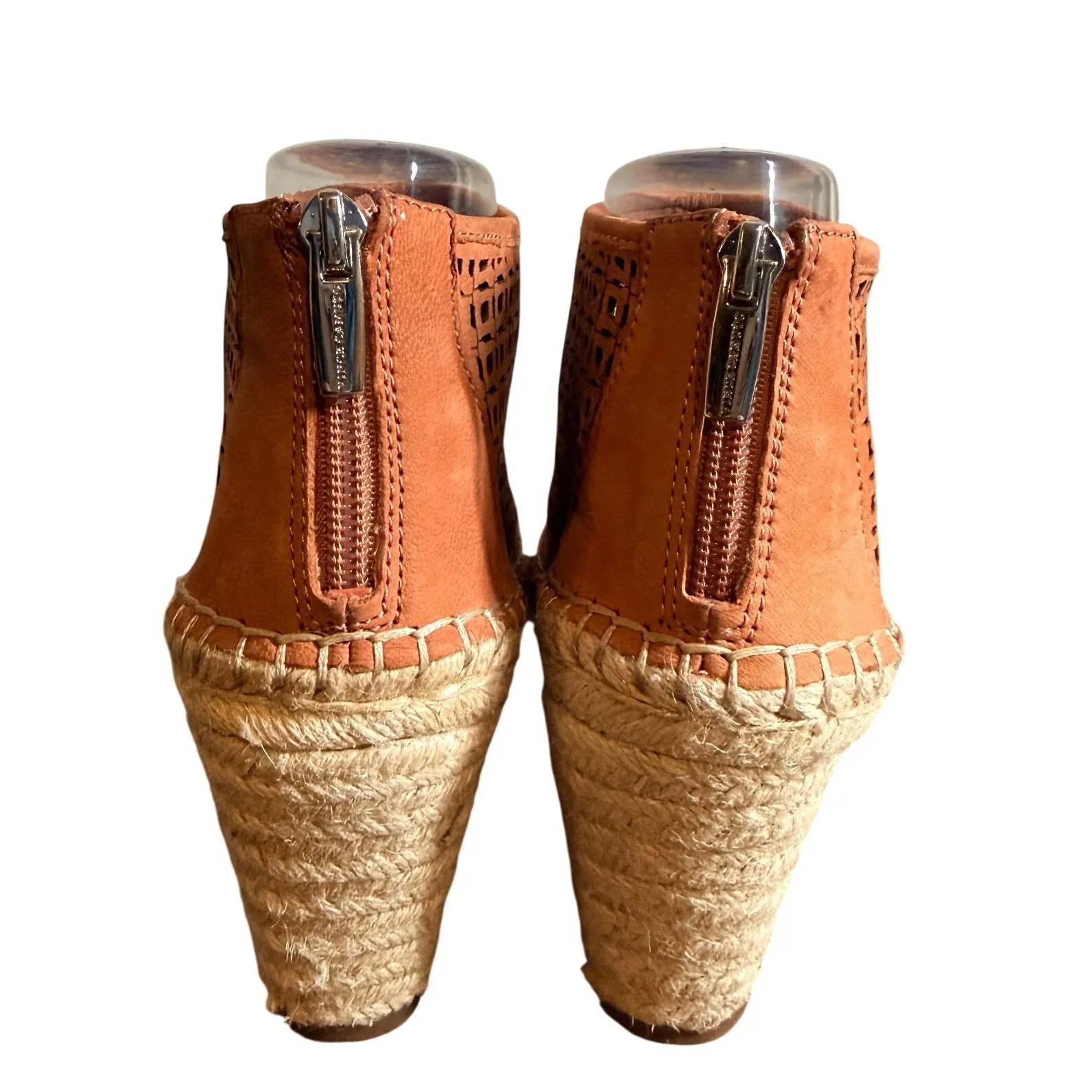 Vince Camuto Perforated Wedge Espadrille Booties Sushi clay Leather Size 9 - Image 5
