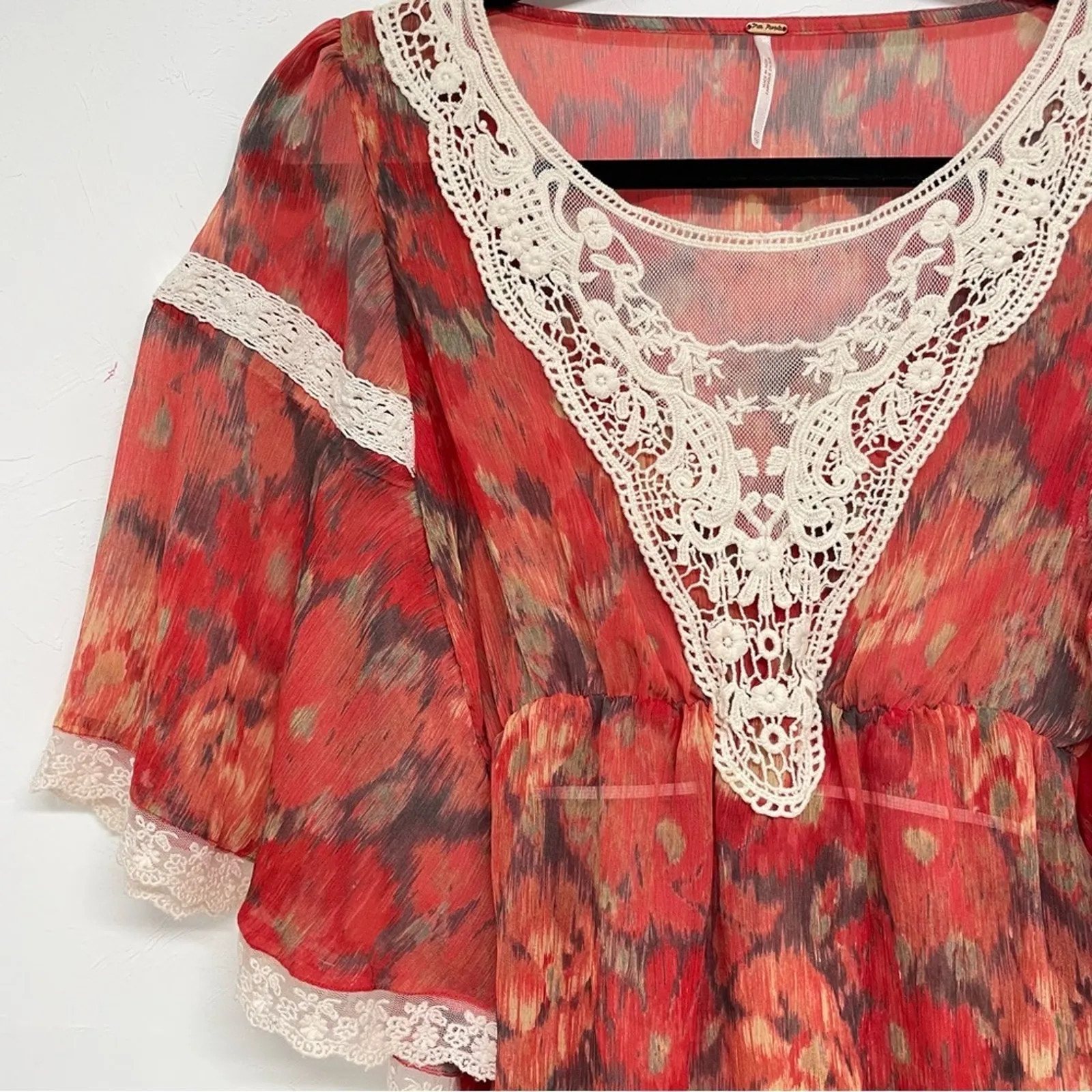 Free People Red Floral Lace Crochet Boho Blouse XS Retro Festival Ruffle 70s - Image 2