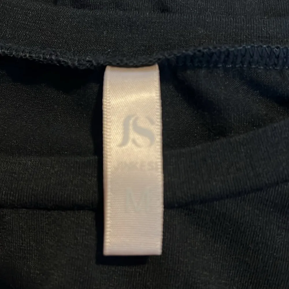 Jinkesi Women’s Casual Black Short Sleeve Crop Top With A Twist T12* Size M - Image 3