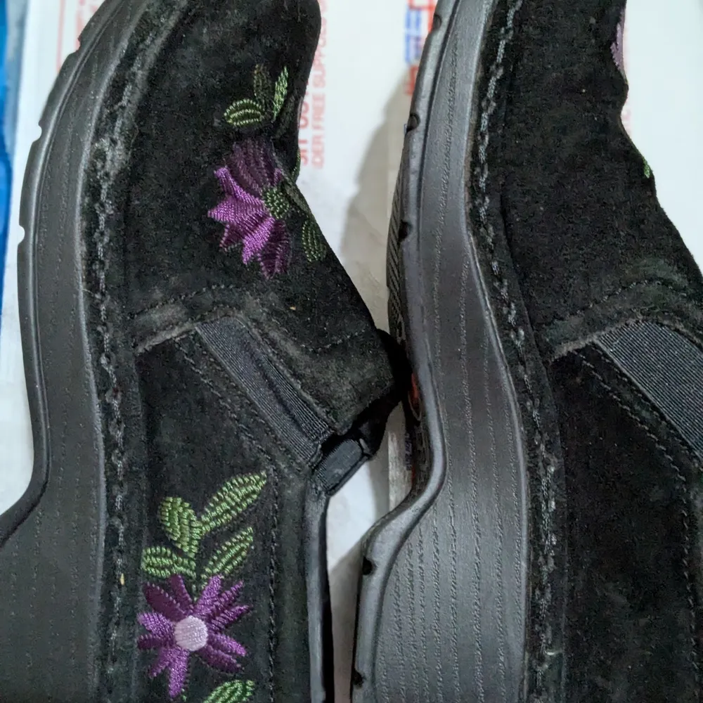 Klogs Black Slip - Image 6