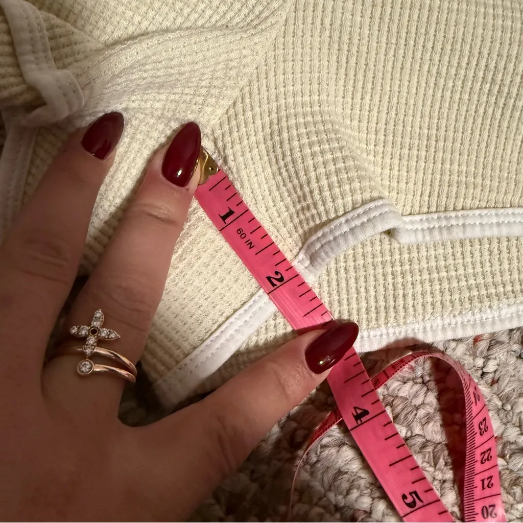 Aritzia TNA Waffle Lounge Shorts- Size Small - Image 6