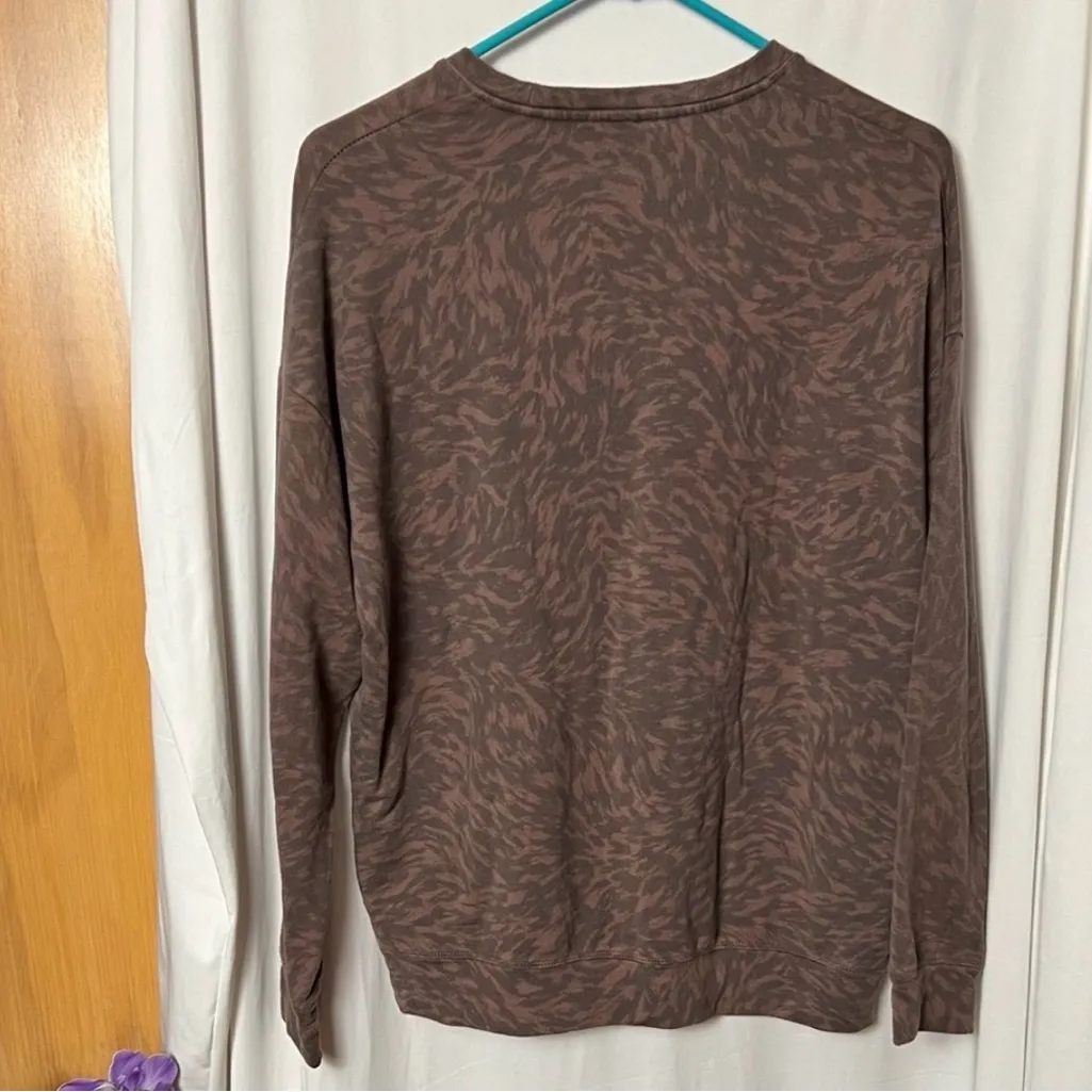 Athleta Studio To Street Printed Sweatshirt Size XLT - Image 6