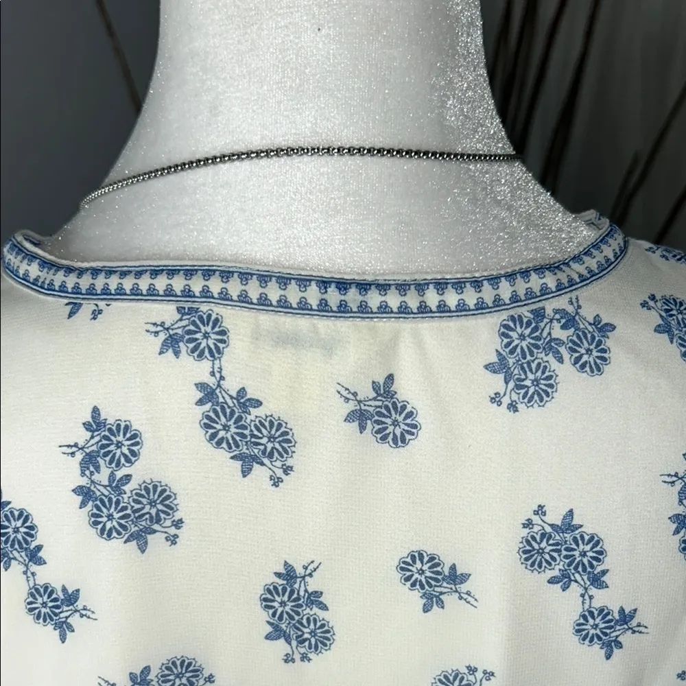 Max Studio Blue and White Boxy Short Sleeve Blouse - Image 6