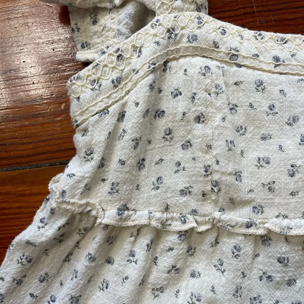 Karlie Floral Gauze Tiered Ditsy Floral Cottage Square Neck Midi Dress - Small - Image 12