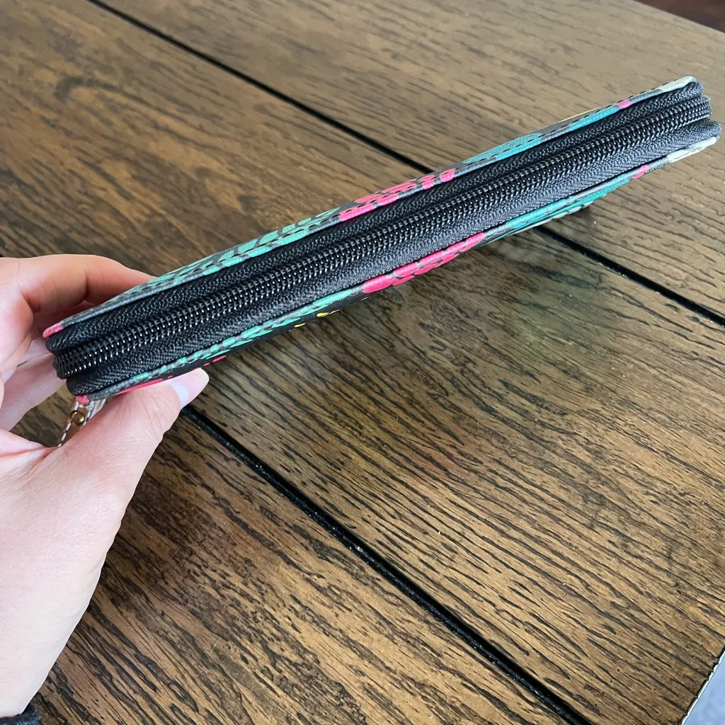 FOSSIL Eliza Dark Floral Botanical Design Zip Around Clutch Wallet - Image 6