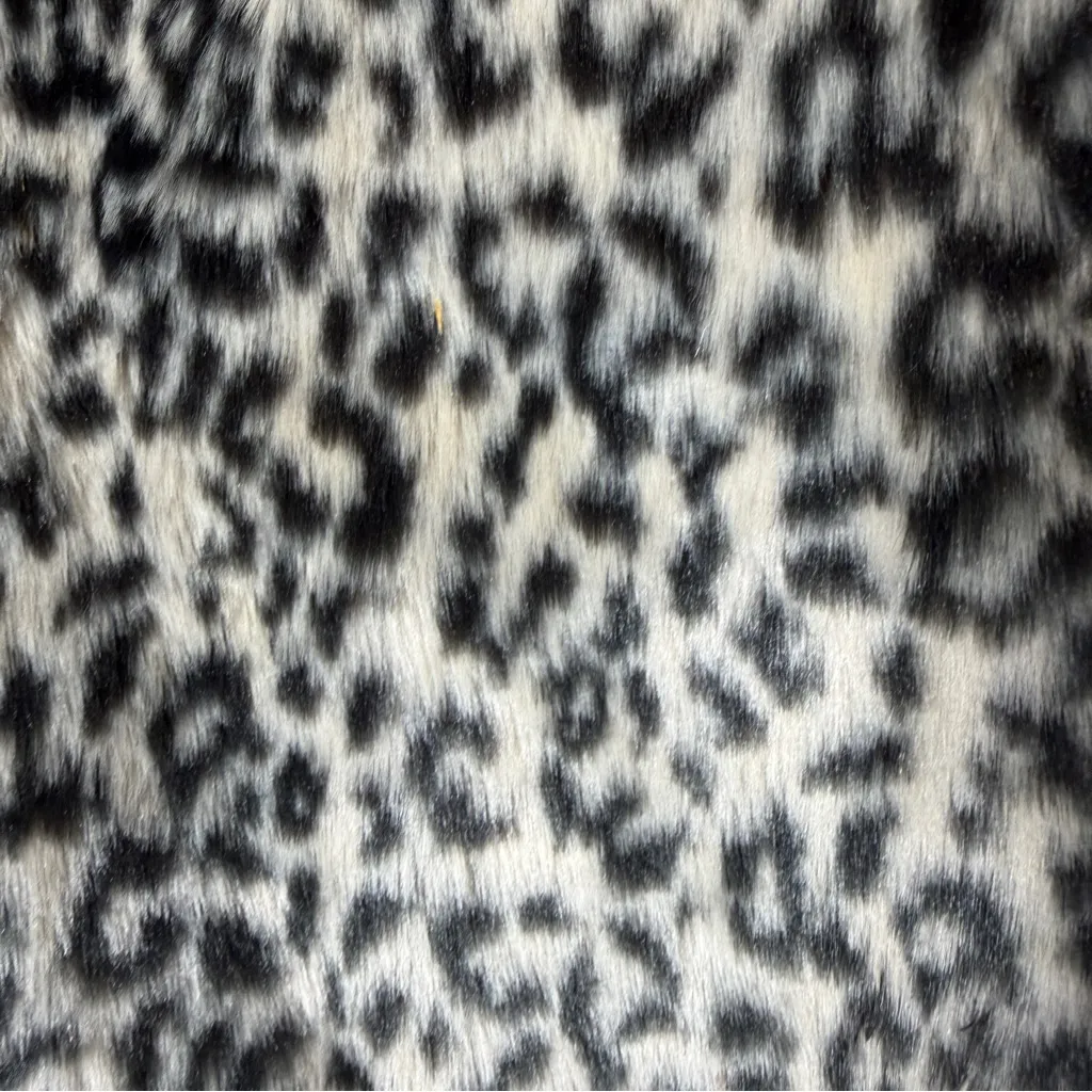 Vigoss Leopard Print Bomber Jacket faux fur size small - Image 5