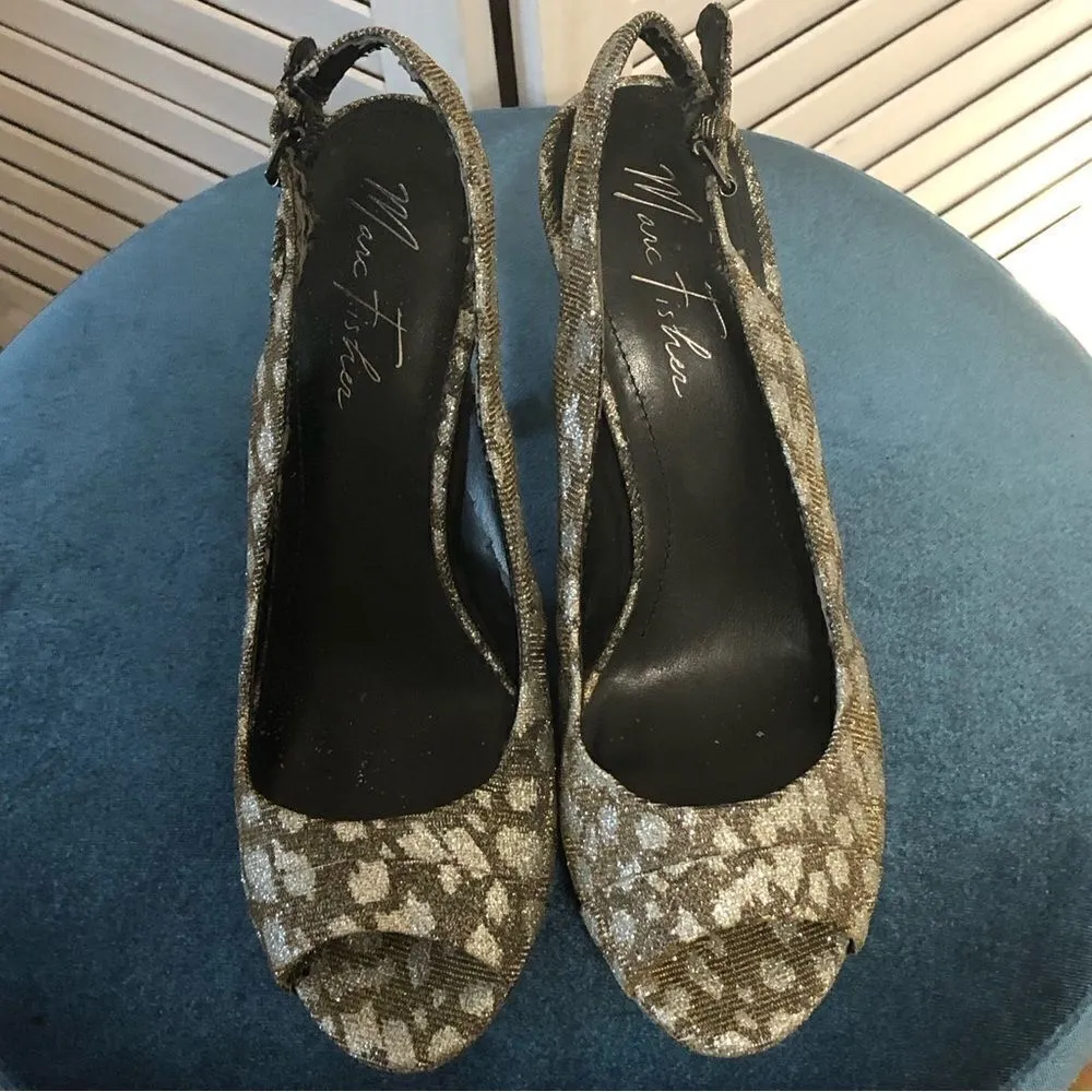 Marc Fisher Platform Heel Silver Golden Metallic Size 8.5 - Image 5
