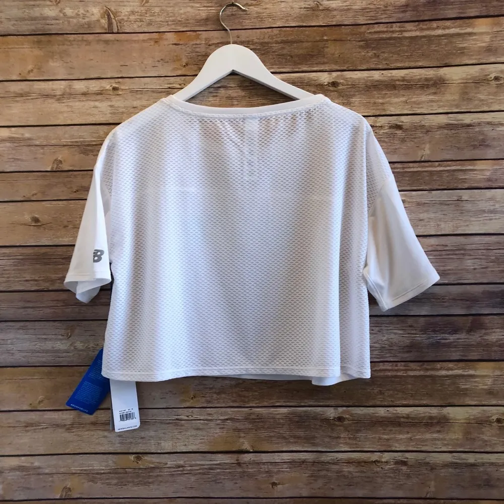 New Balance BKLYN Brooklyn Half Determination Athletic Crop Top Size Medium NWT - Image 2