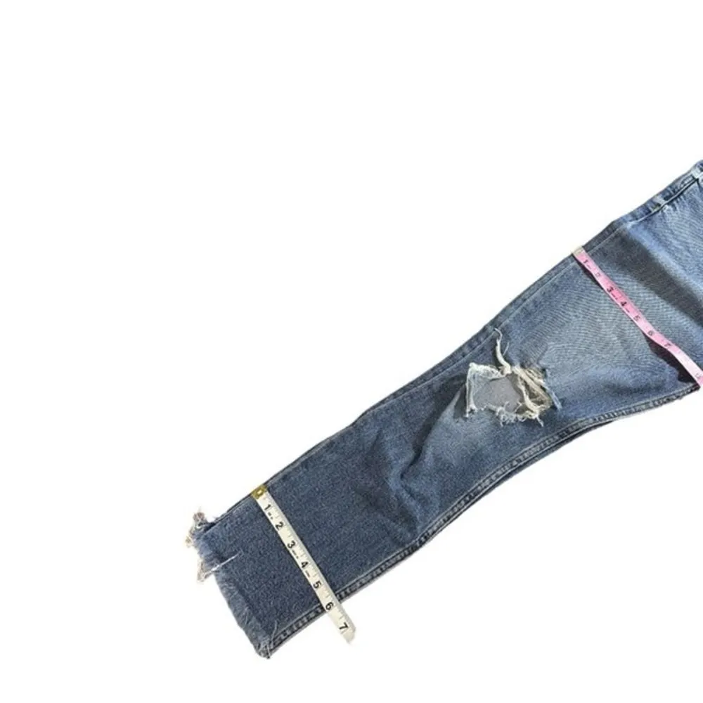 Re/Done 90s High-Rise Ankle Crop Distressed Denim Jeans in Dusk Destroy 27 - Image 14