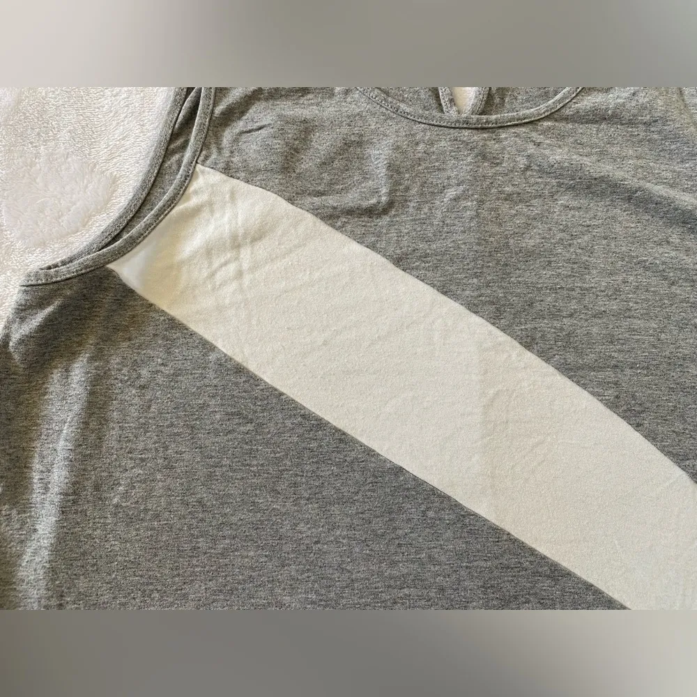 Vince Camuto Sleeveless Top Size Small - Image 5