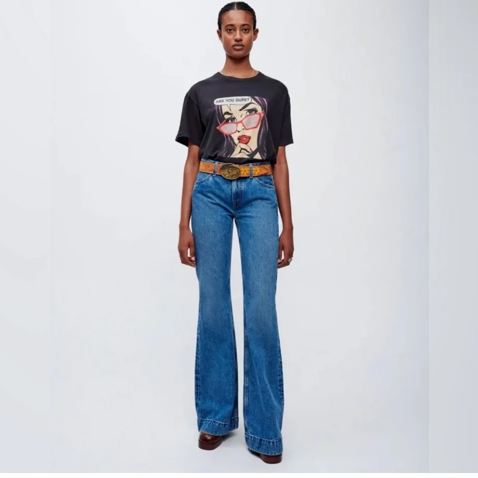 New! RE/DONE 70s Low Rise
Bell Bottom Jeans in Clean Moon Stoned Sz 26 - Image 3
